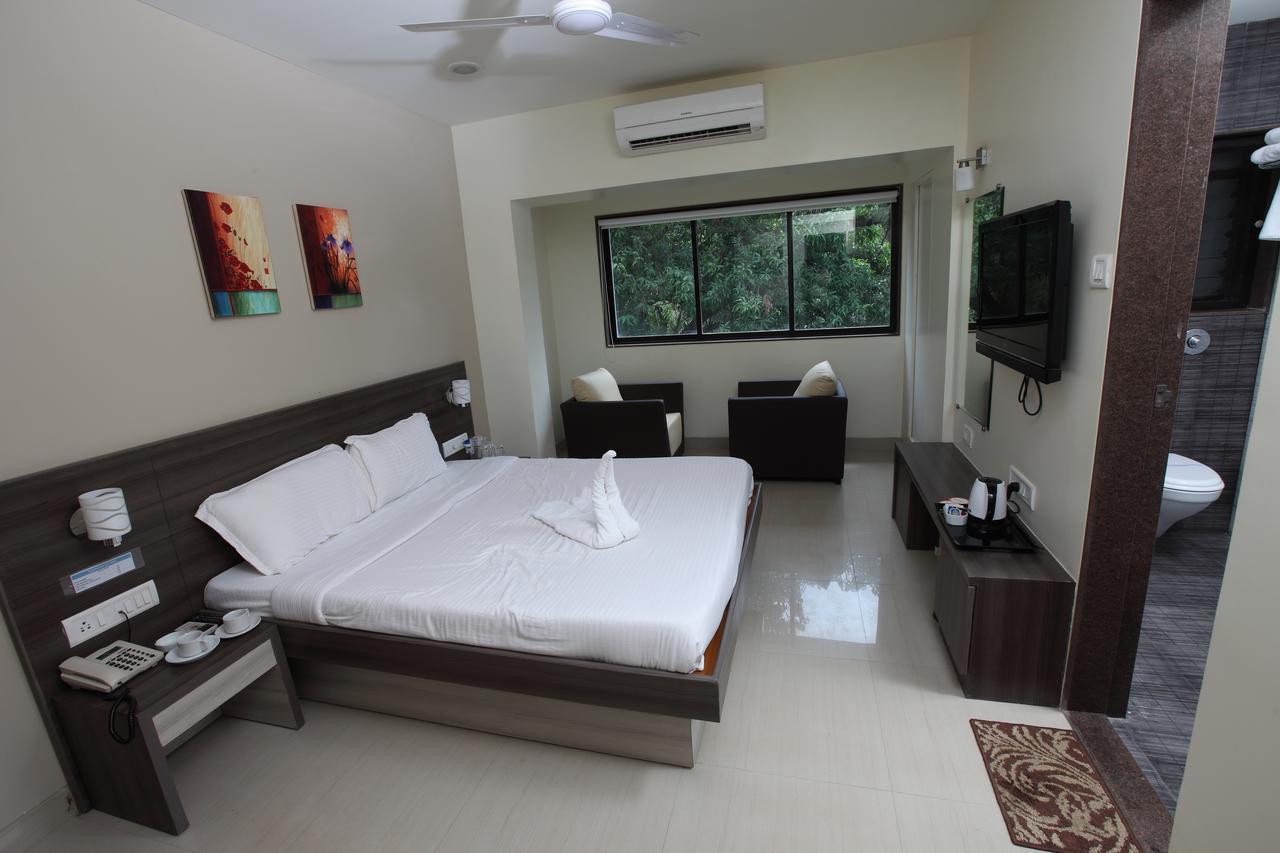 Motel Visava Mahad Exterior photo
